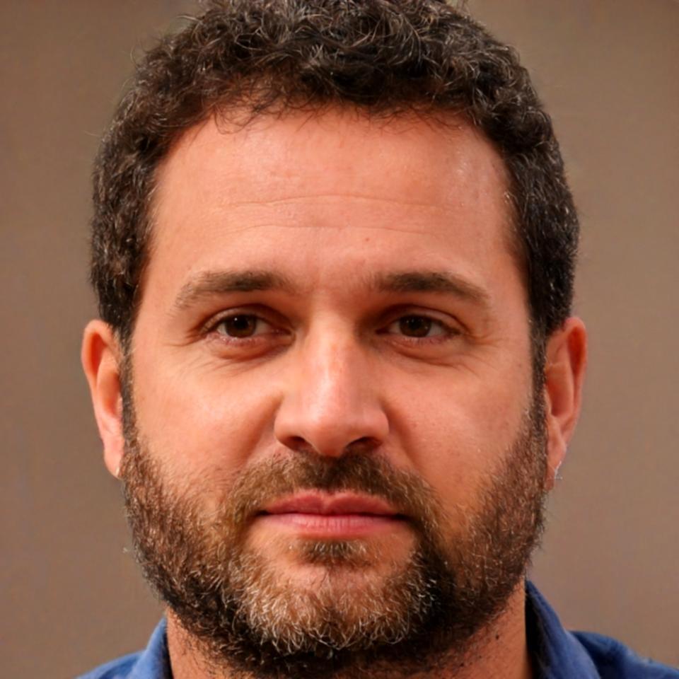 Portrait de Maxence Beaumont, expert financier